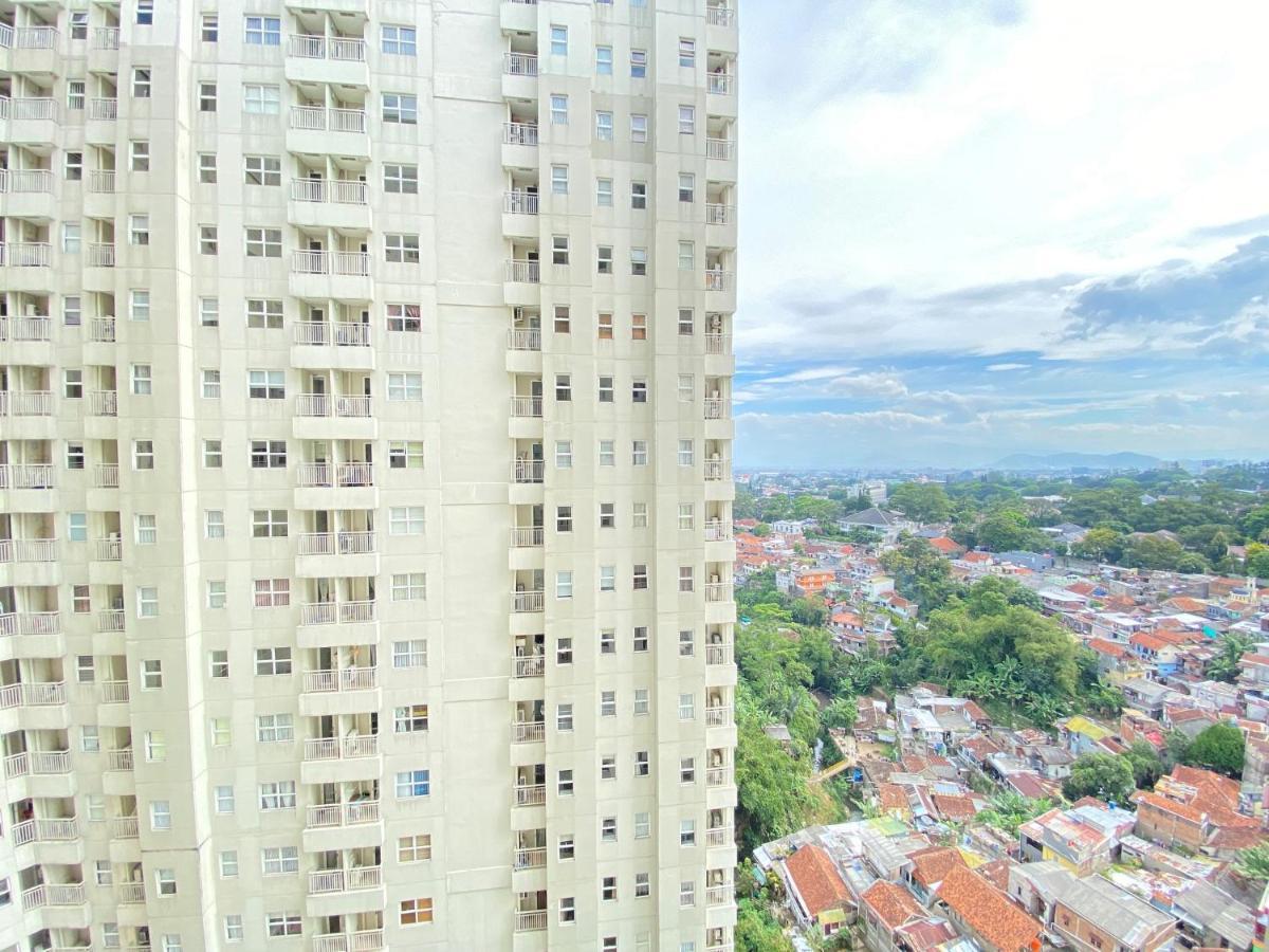 Apartemen Private & Bright 2br At Parahyangan Near Nara Park By Travelio Bandung